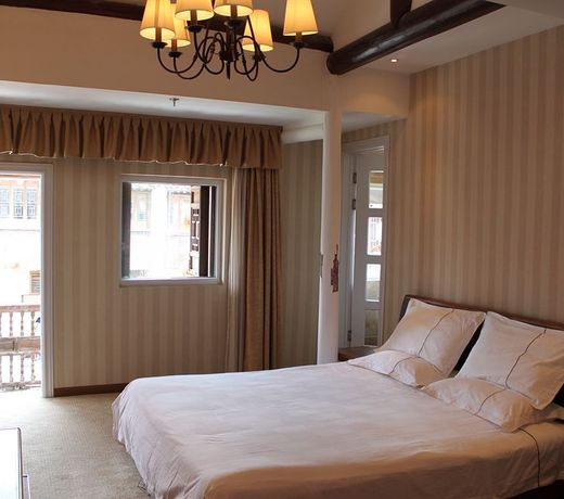 ROYAL GARDEN INN