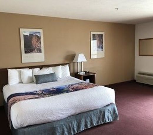 Bumbleberry Inn
