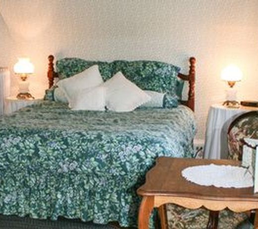The Pettigrew Inn