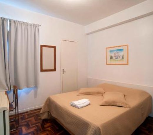 City Hotel