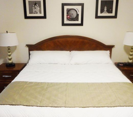 UNIVERSITY MOTEL SUITES