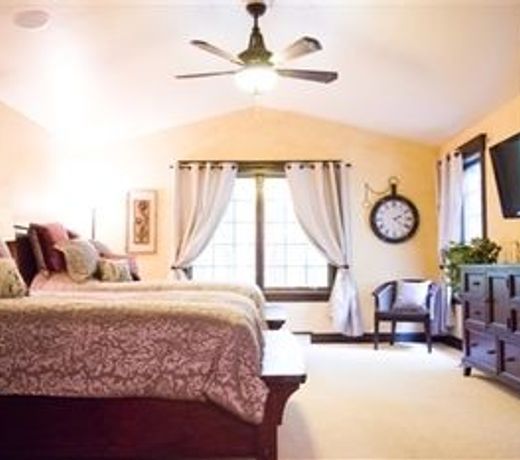 The Roost Bed and Breakfast