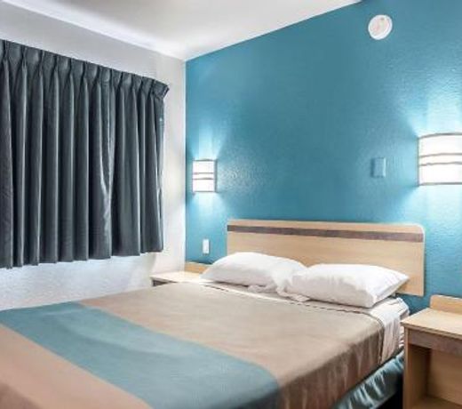 Motel 6-Janesville, WI