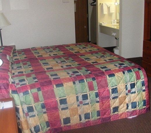 AmeriVu Inn and Suites