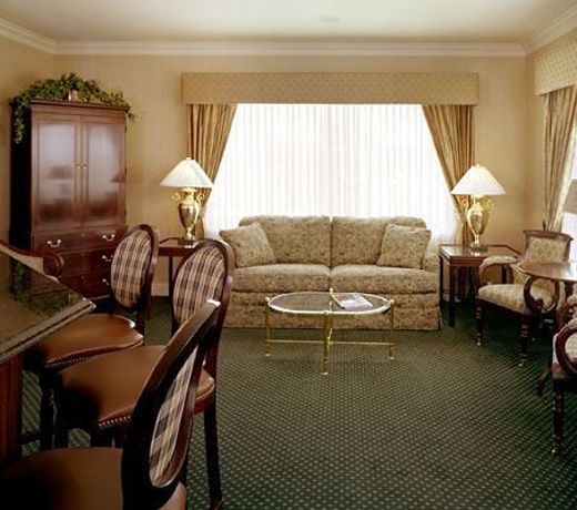 THE DAHLMANN CAMPUS INN AND CHANCELLOR'S CLUB