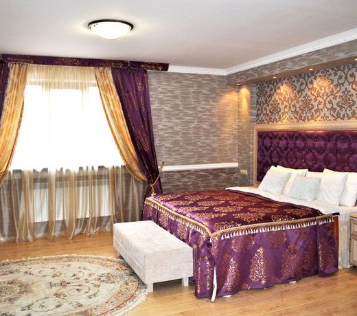 STARIY DVOR