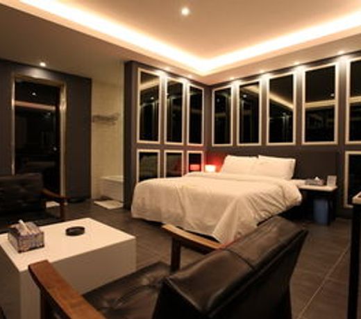 S Petite Hotel