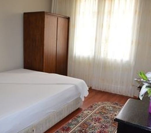 Yade Apart Pension