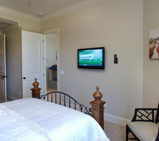 REUNION BY CND HOLIDAY HOMES