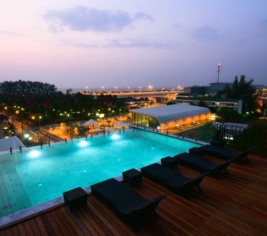 The Sixteenth Naiyang Beach Hotel SHA Plus