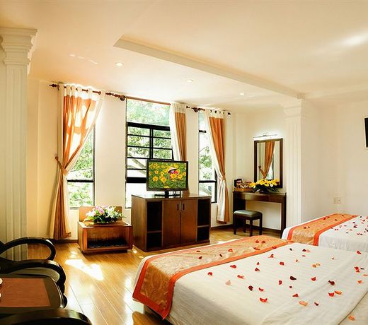 Little Brick Saigon Hotel