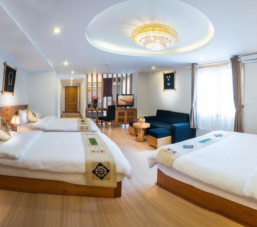 Sunny Mountain Hotel