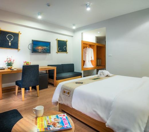 Sunny Mountain Hotel