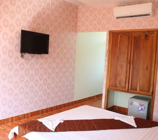 Sunrise Village Hotel