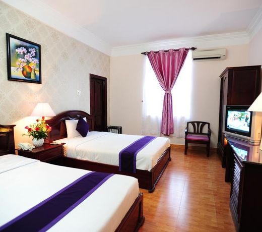 VIOLET HOTEL