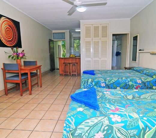 Coral Motel & Apartments