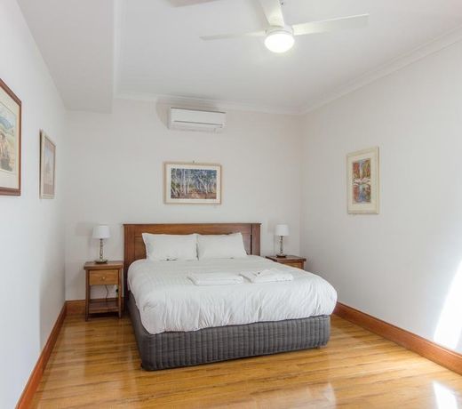 Birdwood Motel