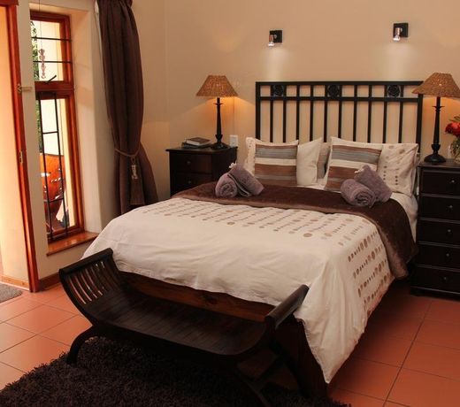 Del Roza Guest House