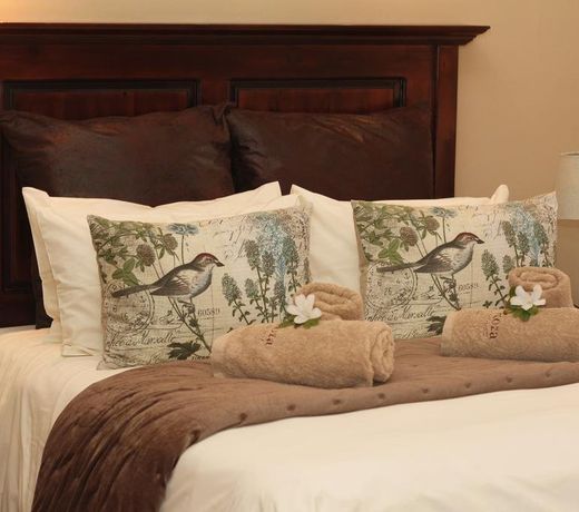 Del Roza Guest House