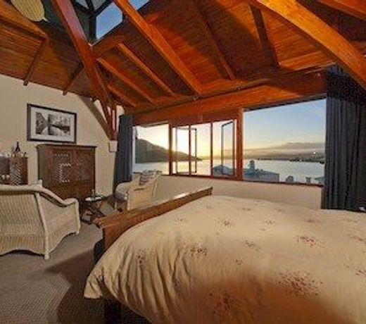 Augusta Bay Guest House