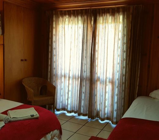 Lakeside Accommodation