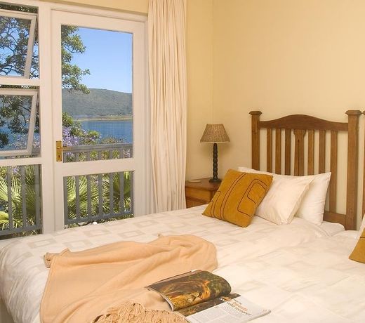Phoenix Lodge and Waterside Accommodation