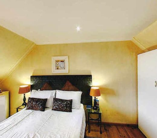 Lagoon Lodge