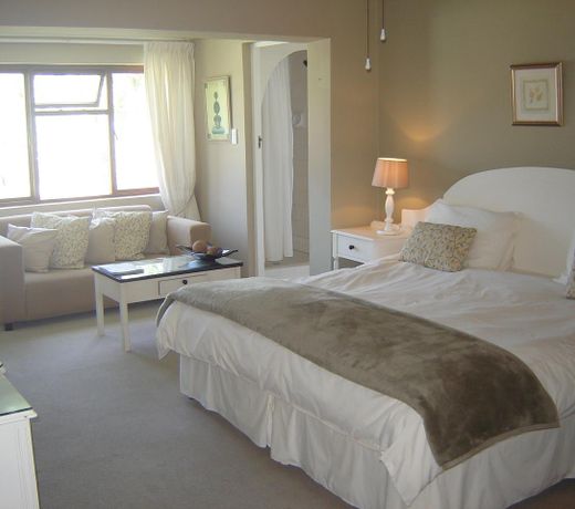 Point Lodge On the Waters Edge