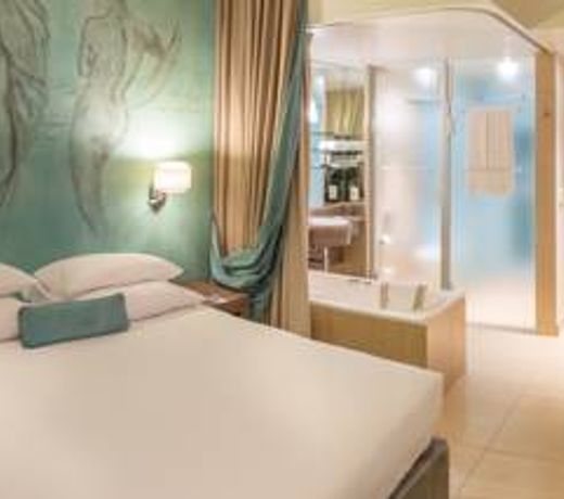 METCOURT AT EMPERORS PALACE