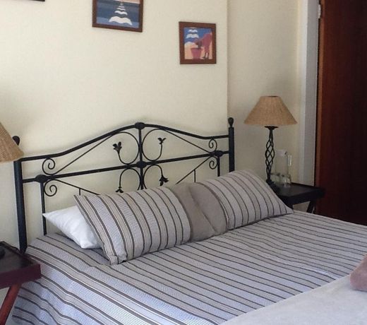 SUNFLOWERS GUESTHOUSE