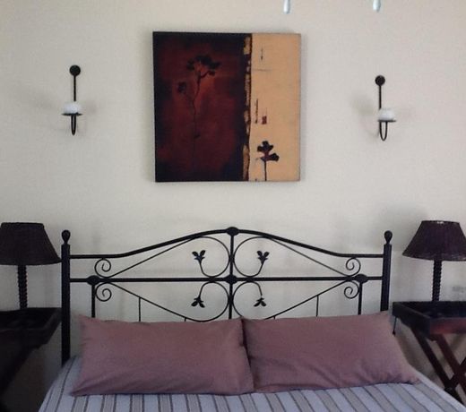 SUNFLOWERS GUESTHOUSE