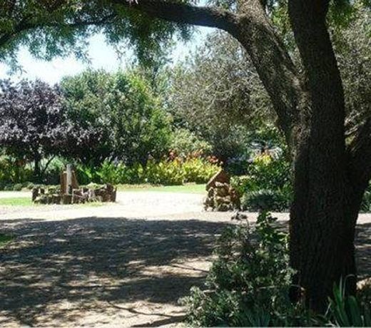 CLUB AFRICA & JUBILEE GUEST LODGE & GOLF DRIVING RANGE