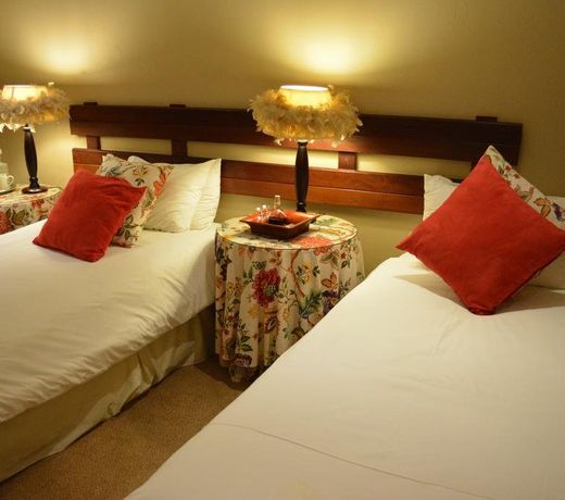 Le Chateau Guest House and Conference Centre
