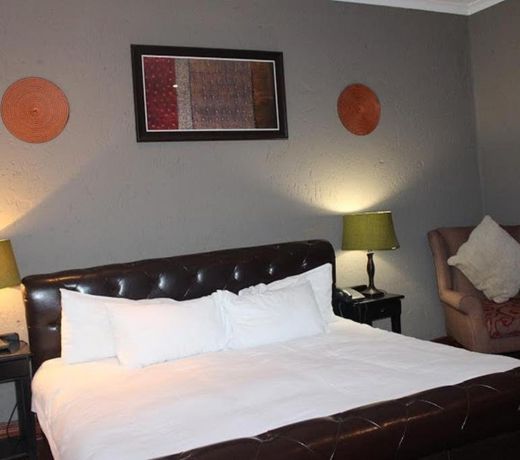 Flamboyant Guest Lodge