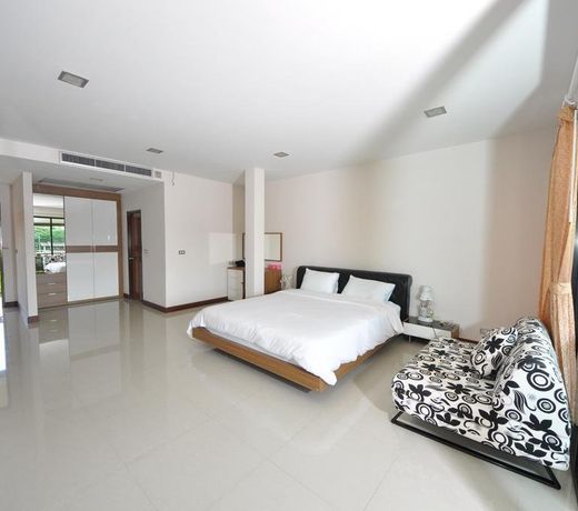 Maeklong Marina Resort