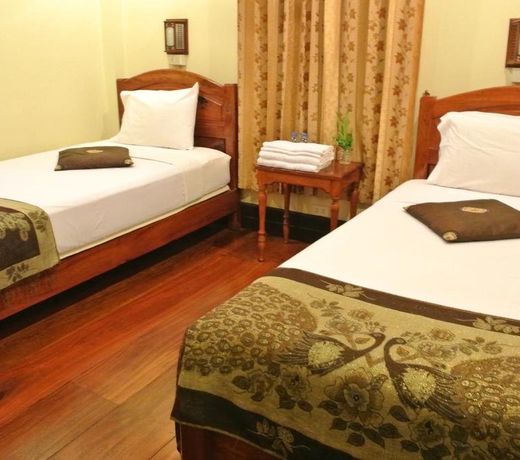 Lankham Riverside Hotel