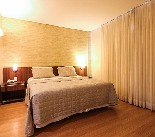 Hotel Serrano