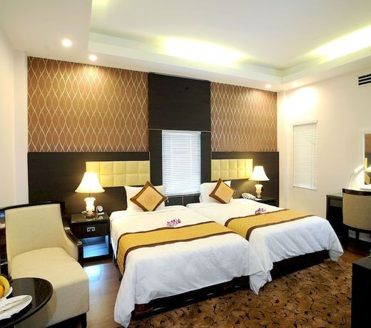 New Era Hotel & Villa