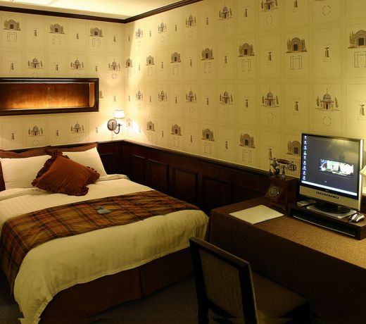 Hotel November