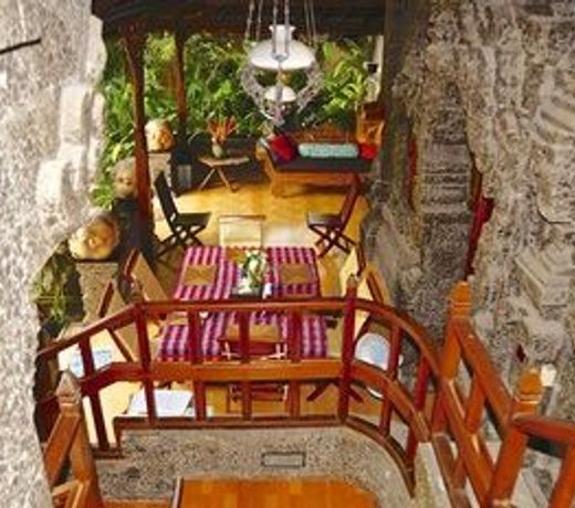 Aahh Bali Bed and Breakfast
