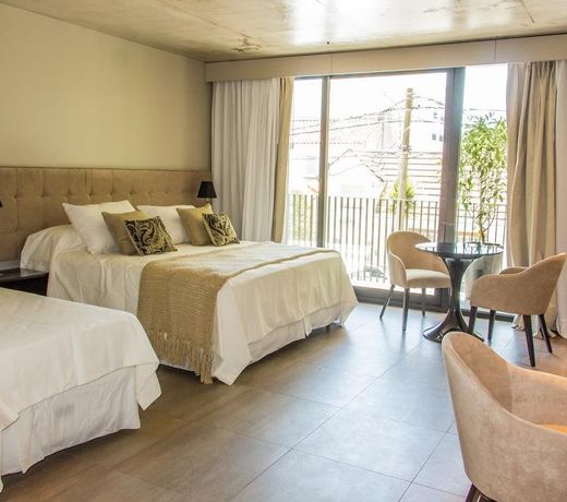 Nuit Hotel