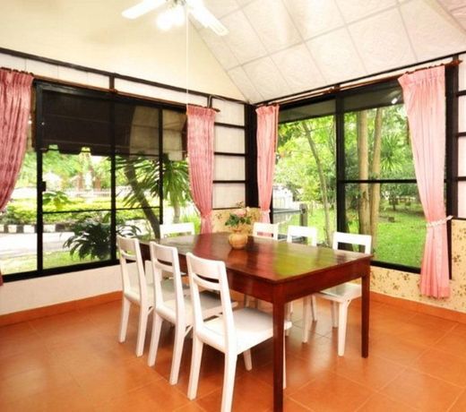 Bann Suan Nok Resort