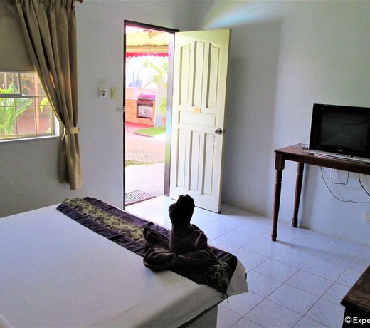 Kingston Lodge