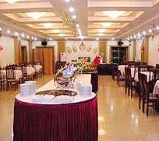 HOSTON HOTEL