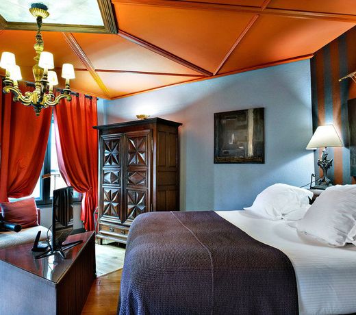 Cour des Loges Lyon, a Radisson Collection Hotel