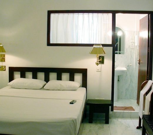 Grand Kandy Villa Hotel