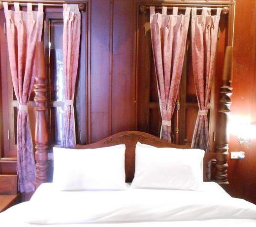 Lakhangthong Boutique Hotel