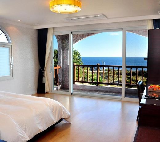 NONJITMUL BEACH HOUSE