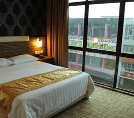Clover Hotel