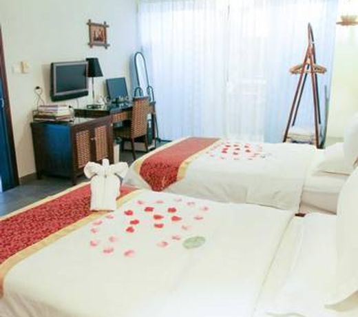 Serengeti Hotel